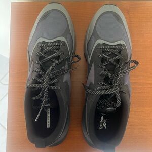 Reebok Lavante trail Gray and Black Athletic Shoes NEW WITHOUT TAGS